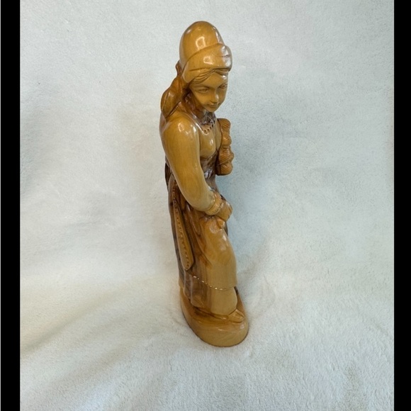 Olive Wood Hand carved collectible Ruth biblical figurine - Picture 4 of 11